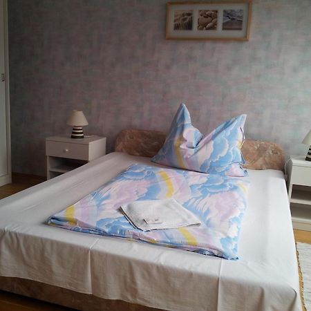 Agi Panzio Obuda Bed and Breakfast Boedapest Buitenkant foto