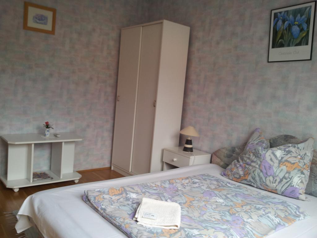 Agi Panzio Obuda Bed and Breakfast Boedapest Kamer foto