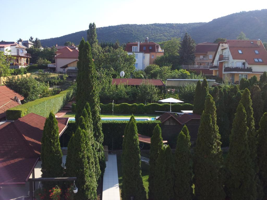 Agi Panzio Obuda Bed and Breakfast Boedapest Buitenkant foto